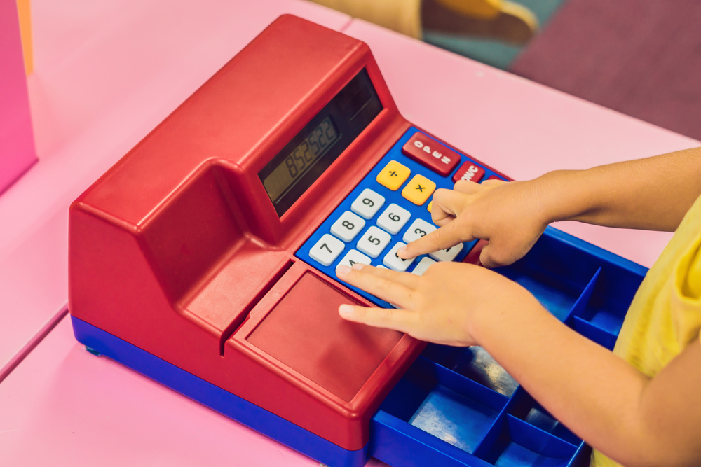 Toy cash register